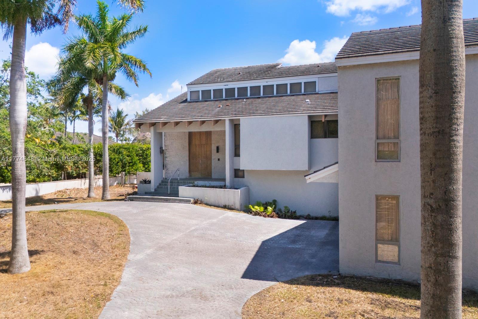 30 Leucadendra Dr Coral Gables, FL 33156 30 Leucadendra Dr Coral Gables, FL 33156