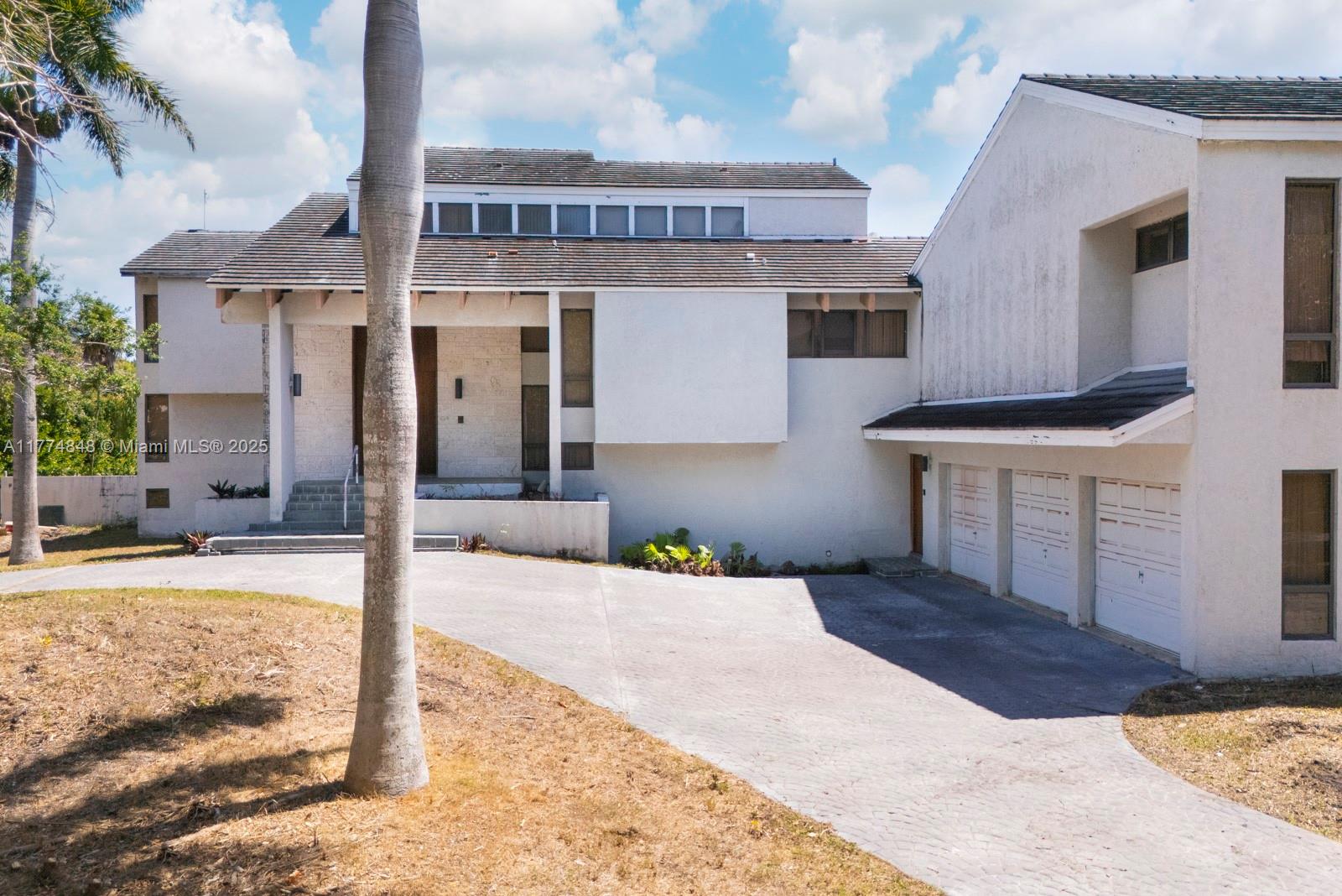 30 Leucadendra Dr Coral Gables, FL 33156 30 Leucadendra Dr Coral Gables, FL 33156