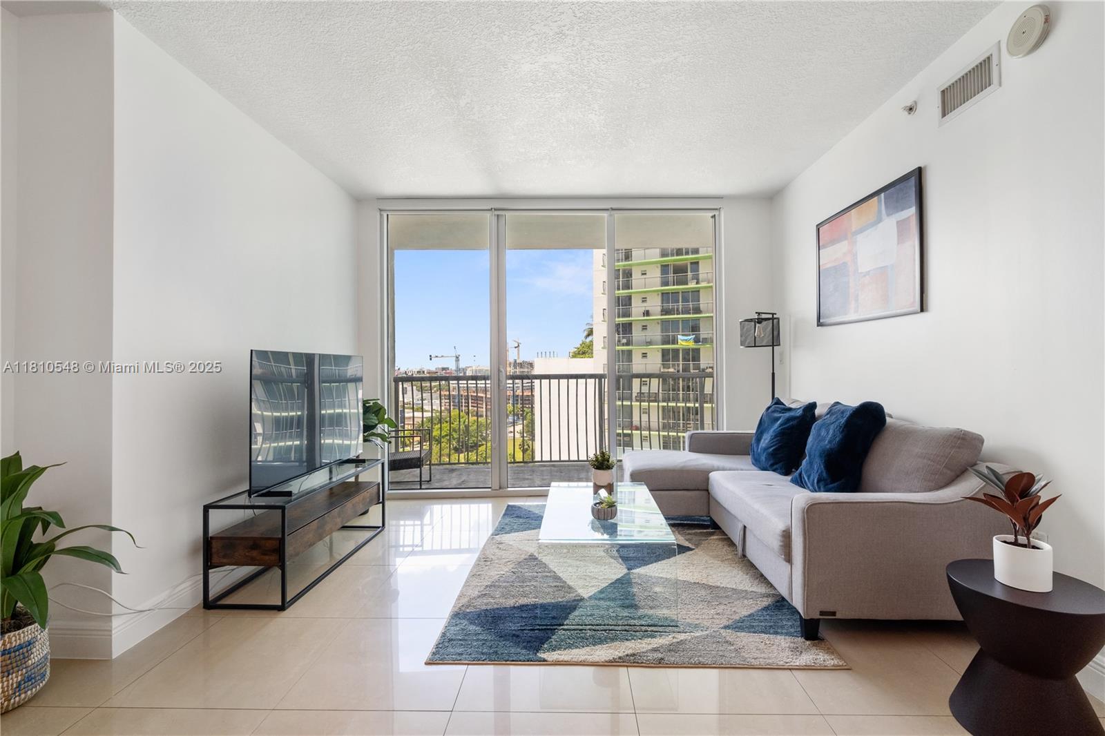1750 N Bayshore Dr #1611