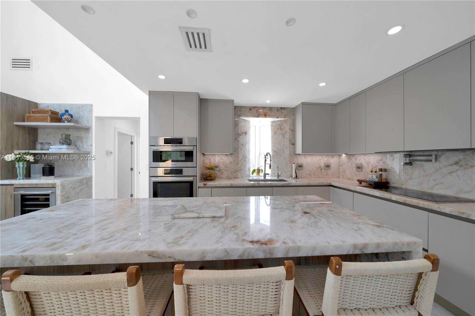 6320 Dolphin Dr Coral Gables, FL 33158 6320 Dolphin Dr Coral Gables, FL 33158