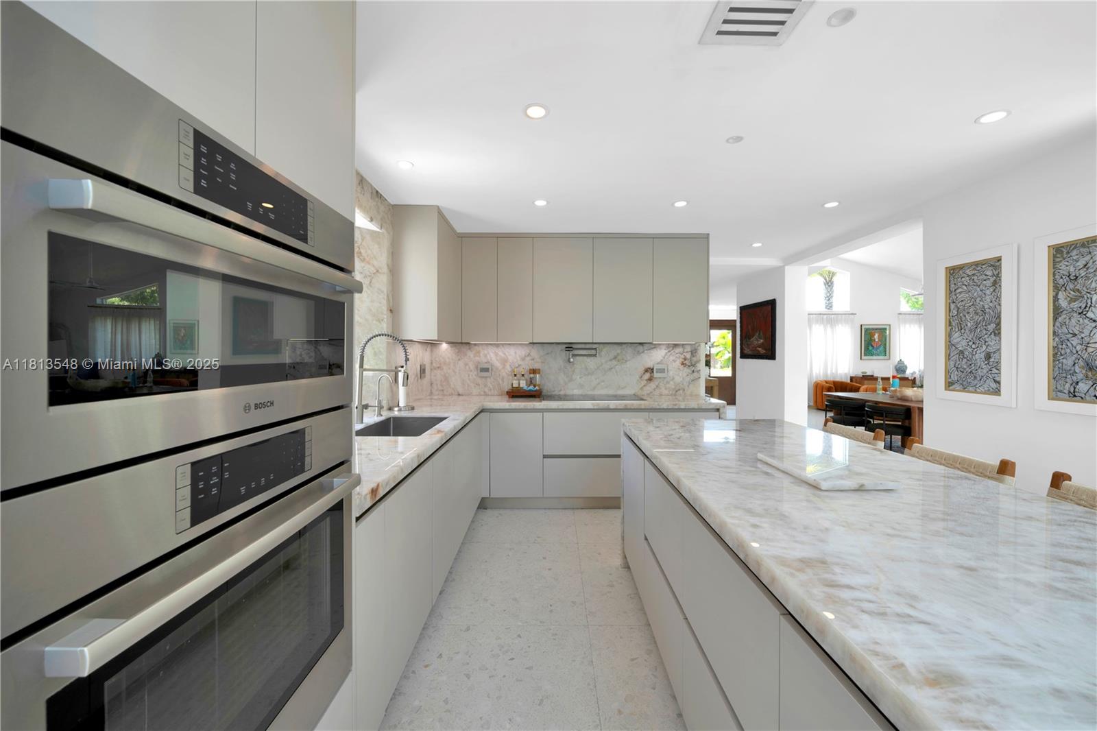 6320 Dolphin Dr Coral Gables, FL 33158 6320 Dolphin Dr Coral Gables, FL 33158