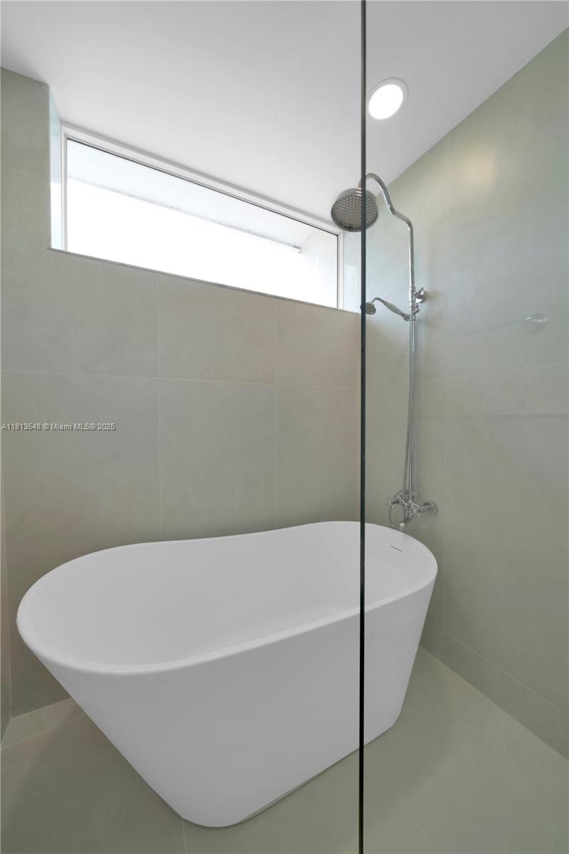 6320 Dolphin Dr Coral Gables, FL 33158 6320 Dolphin Dr Coral Gables, FL 33158