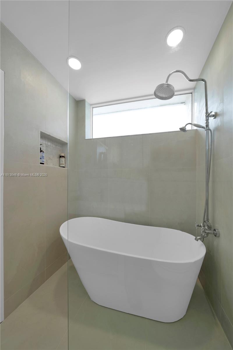 6320 Dolphin Dr Coral Gables, FL 33158 6320 Dolphin Dr Coral Gables, FL 33158