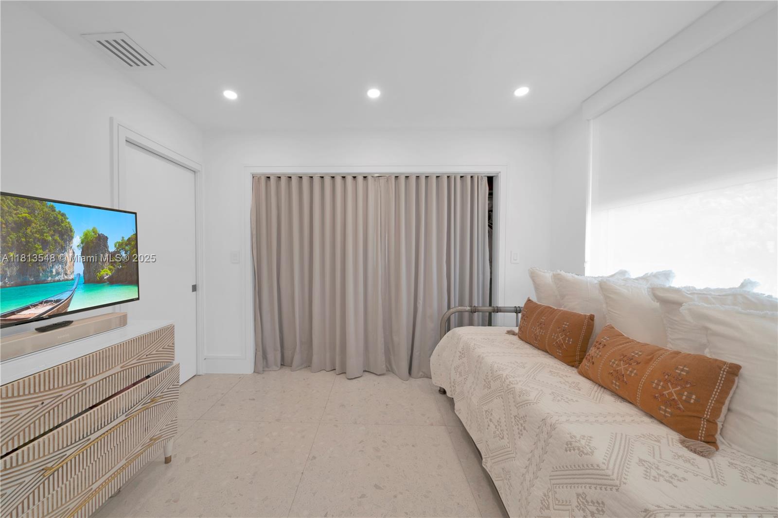 6320 Dolphin Dr Coral Gables, FL 33158 6320 Dolphin Dr Coral Gables, FL 33158