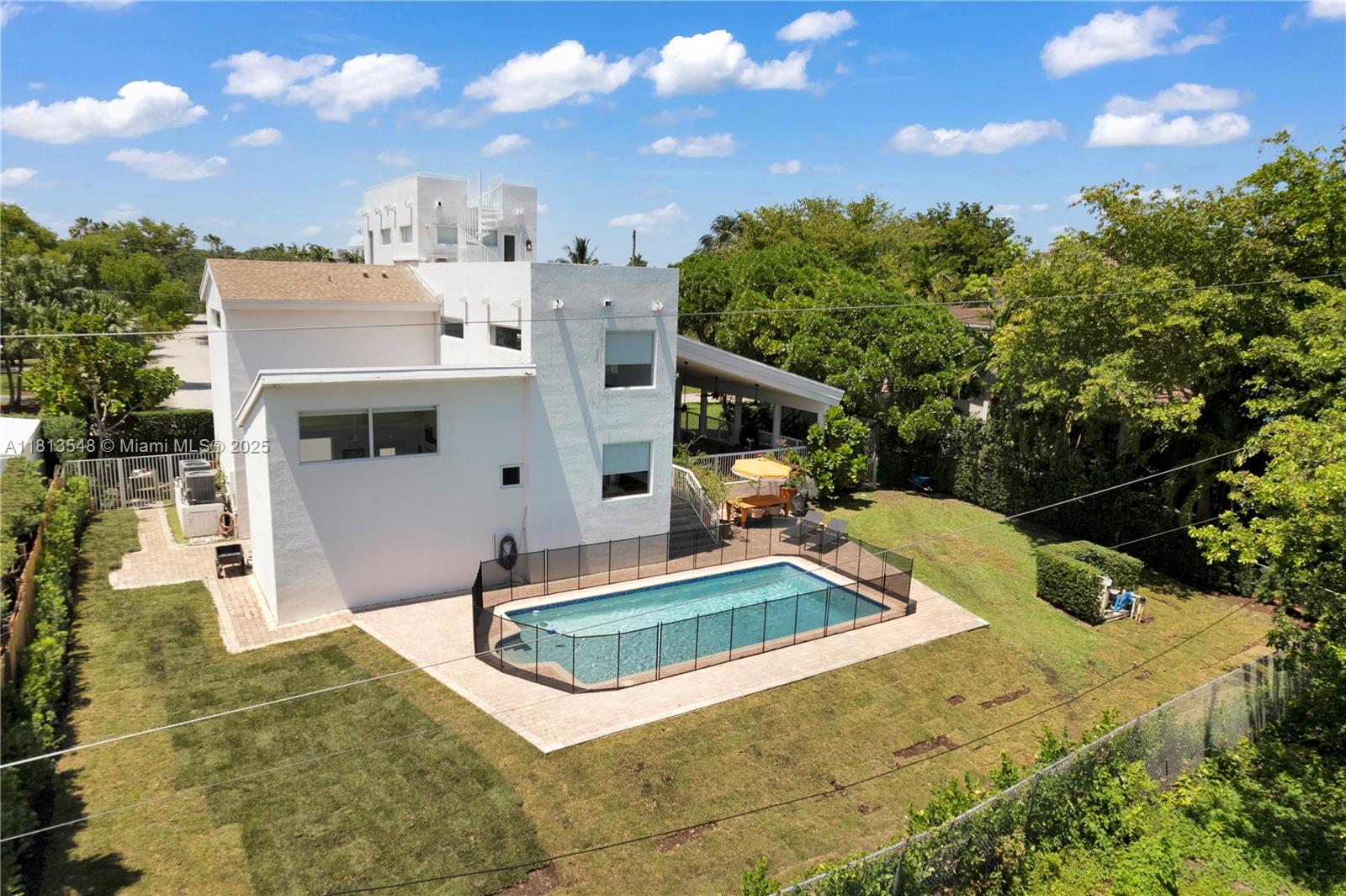 6320 Dolphin Dr Coral Gables, FL 33158 6320 Dolphin Dr Coral Gables, FL 33158
