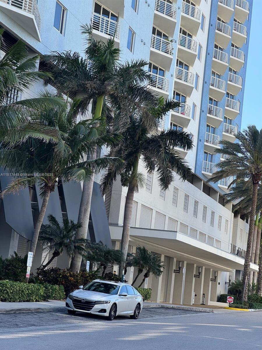 1551 N Flagler Dr #1110 West Palm Beach, FL 33401