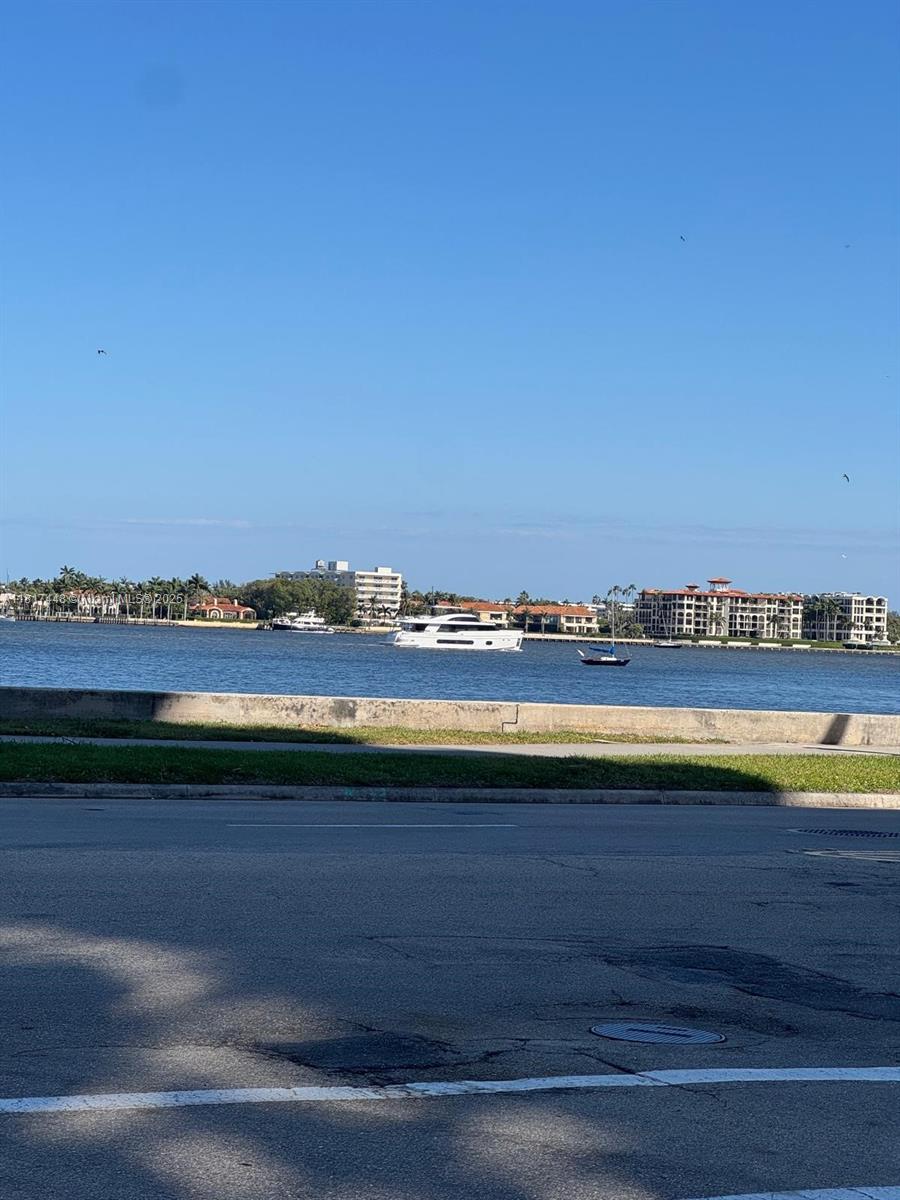 1551 N Flagler Dr #1110 West Palm Beach, FL 33401