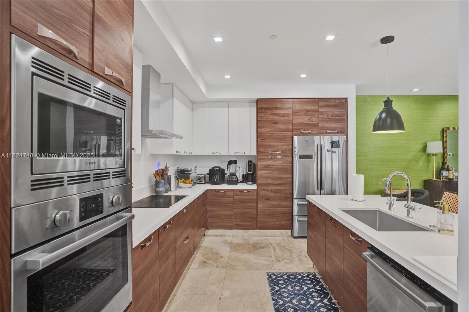 718 Valencia Ave #204 Coral Gables, FL 33134