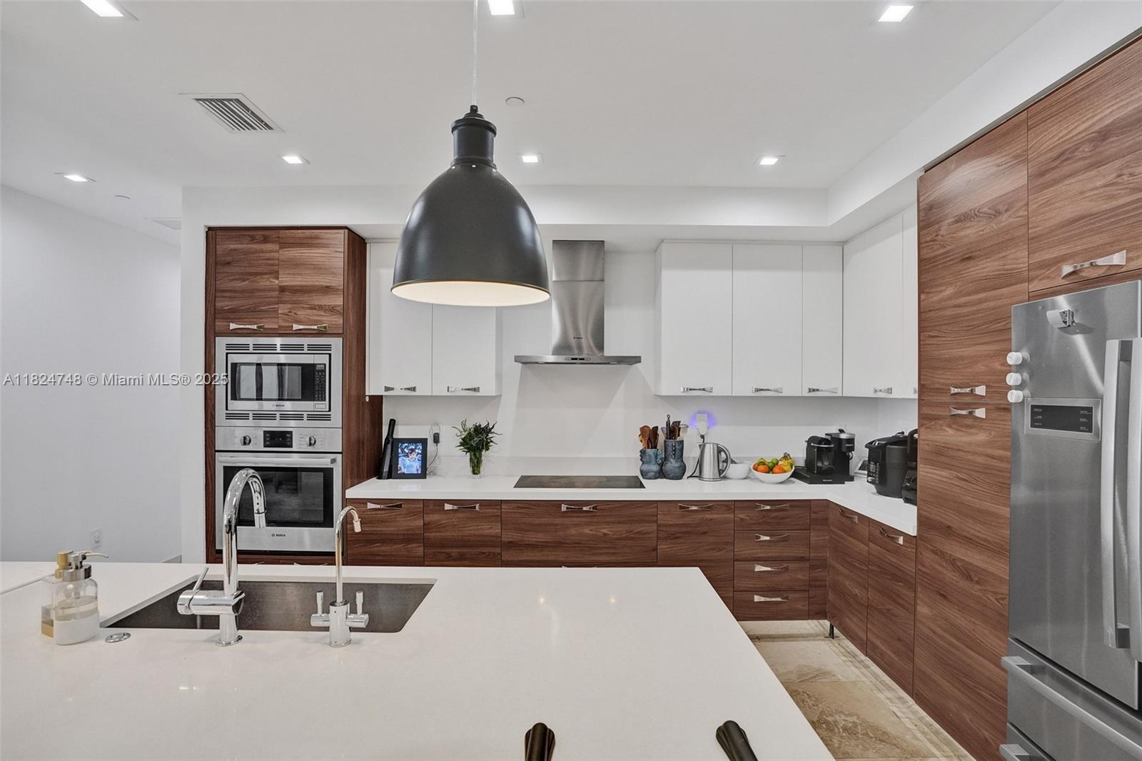 718 Valencia Ave #204 Coral Gables, FL 33134