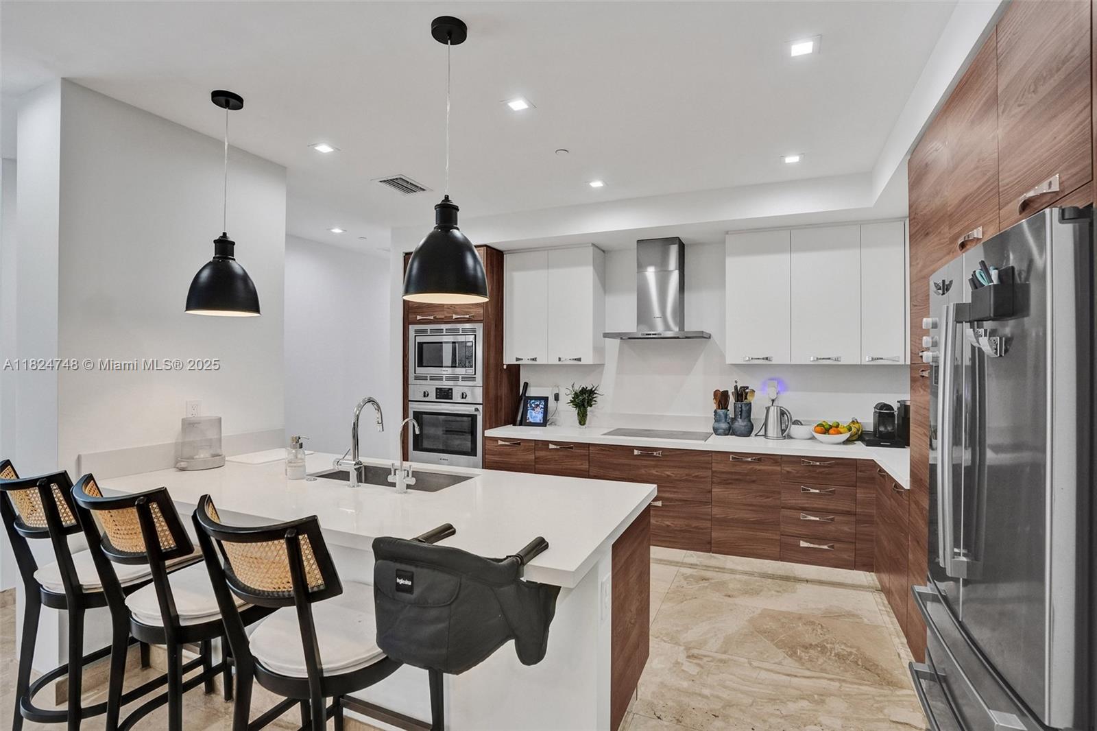 718 Valencia Ave #204 Coral Gables, FL 33134