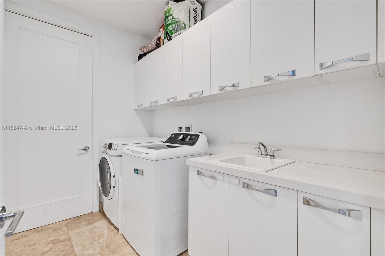 718 Valencia Ave #204 Coral Gables, FL 33134