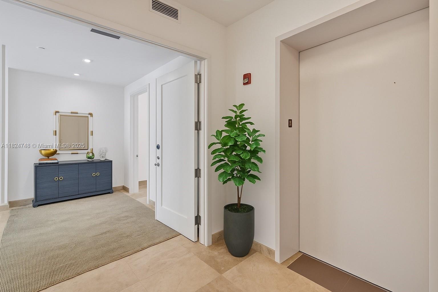 718 Valencia Ave #204 Coral Gables, FL 33134