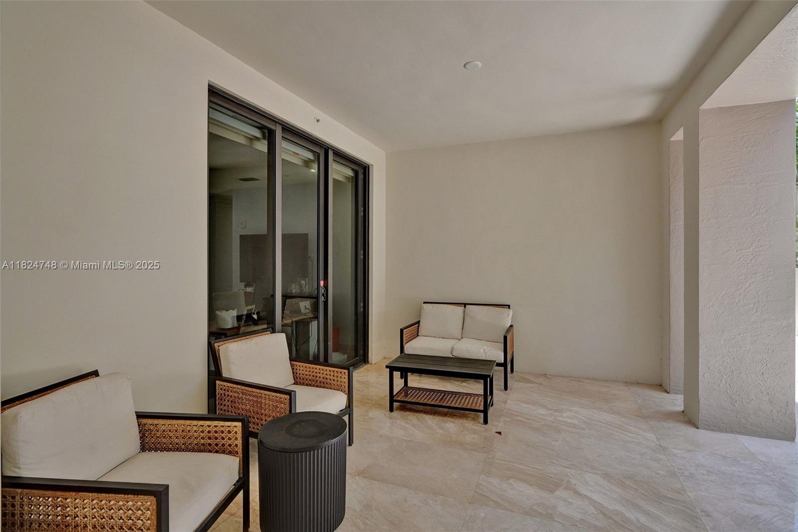 718 Valencia Ave #204 Coral Gables, FL 33134