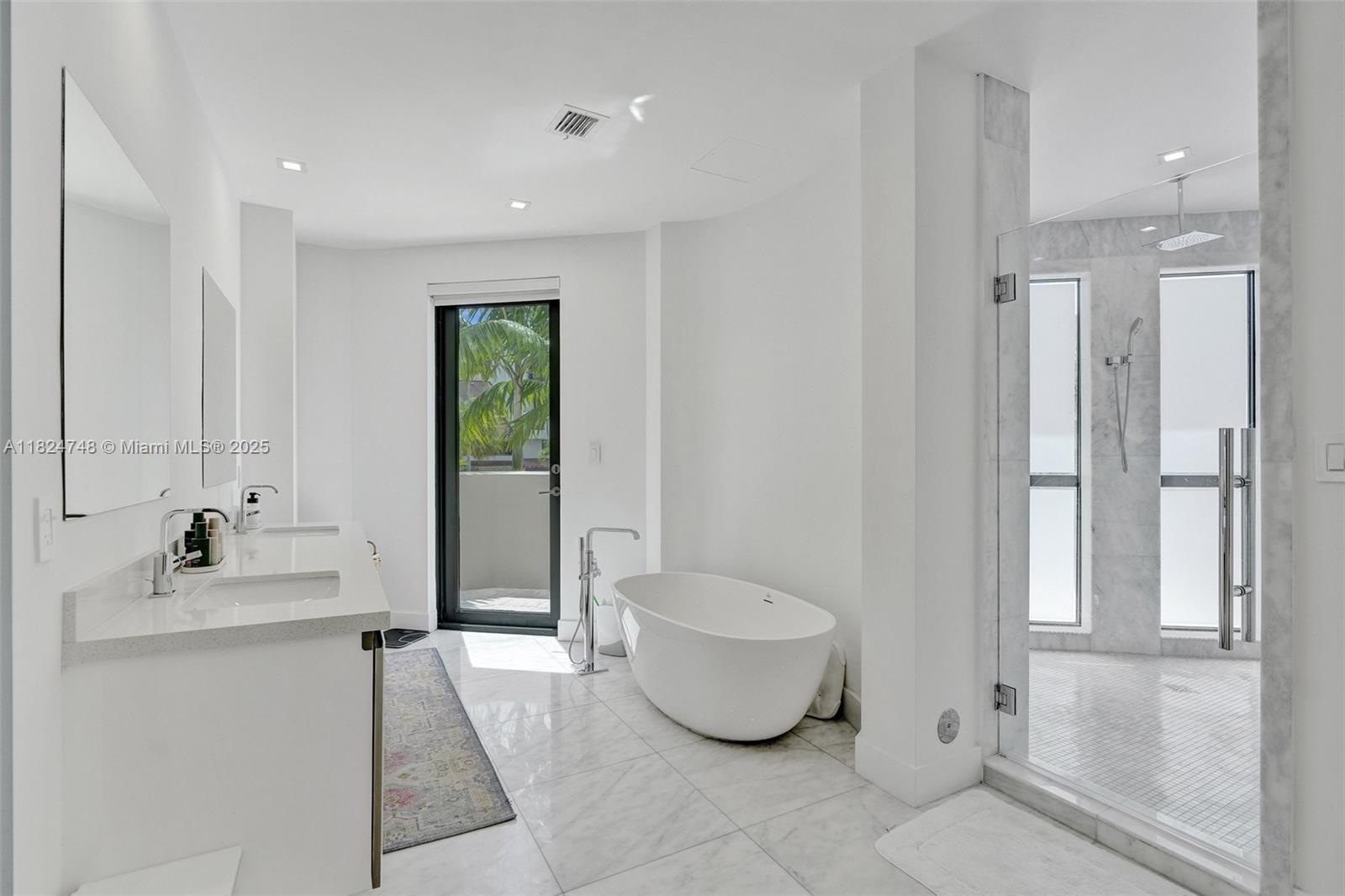 718 Valencia Ave #204 Coral Gables, FL 33134