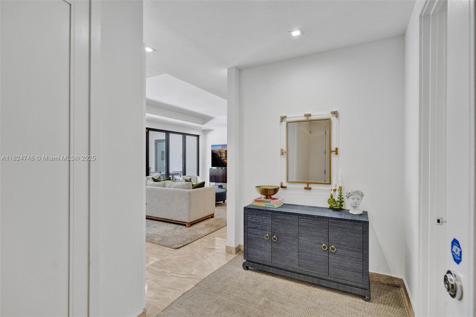 718 Valencia Ave #204 Coral Gables, FL 33134