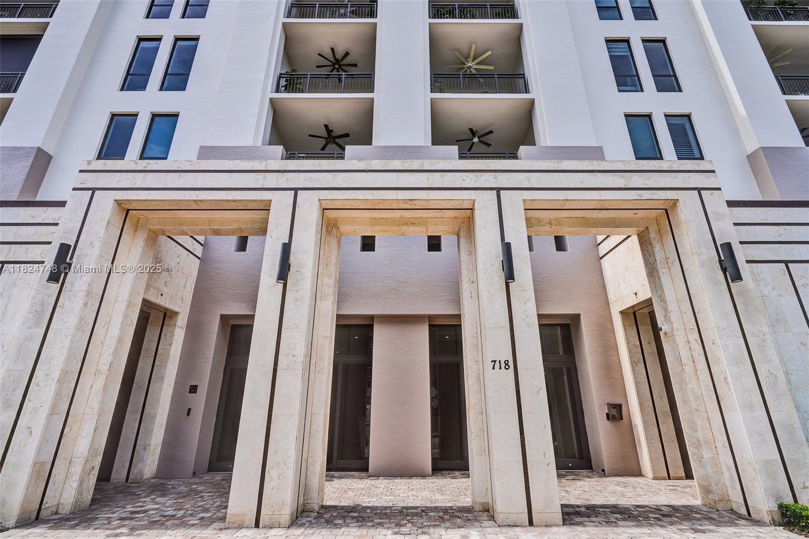 718 Valencia Ave #204 Coral Gables, FL 33134