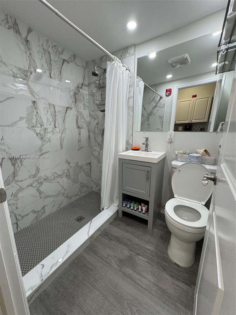 Undisclosed Address Miami Beach, FL 33139