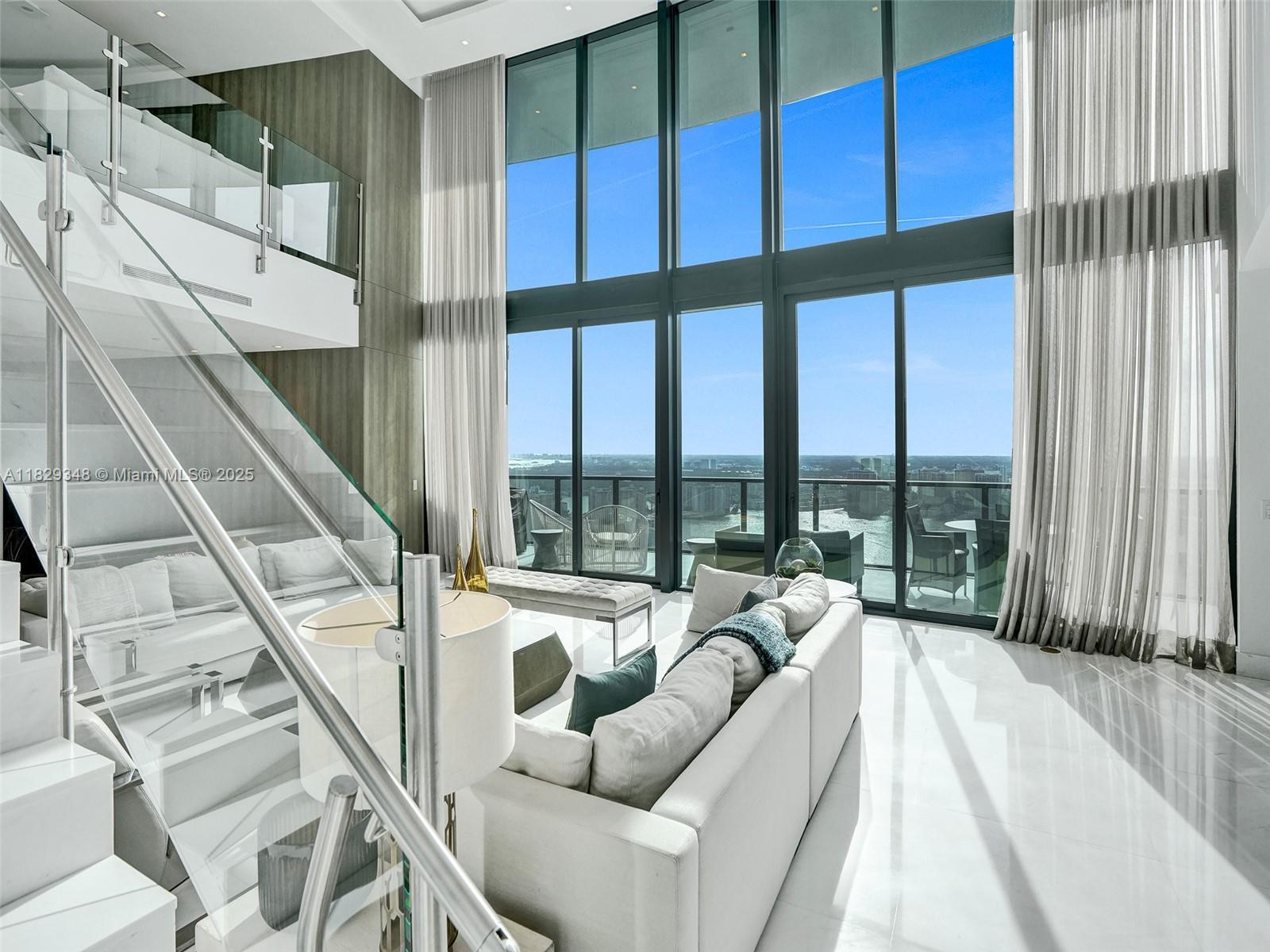 image Porsche Design Tower11