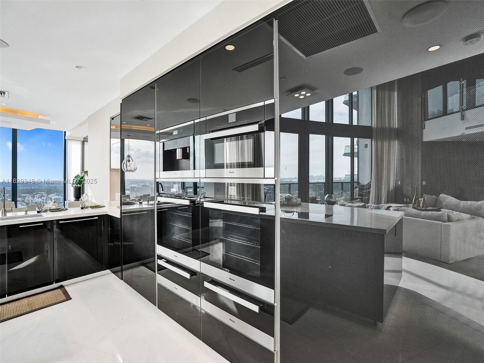 image Porsche Design Tower15