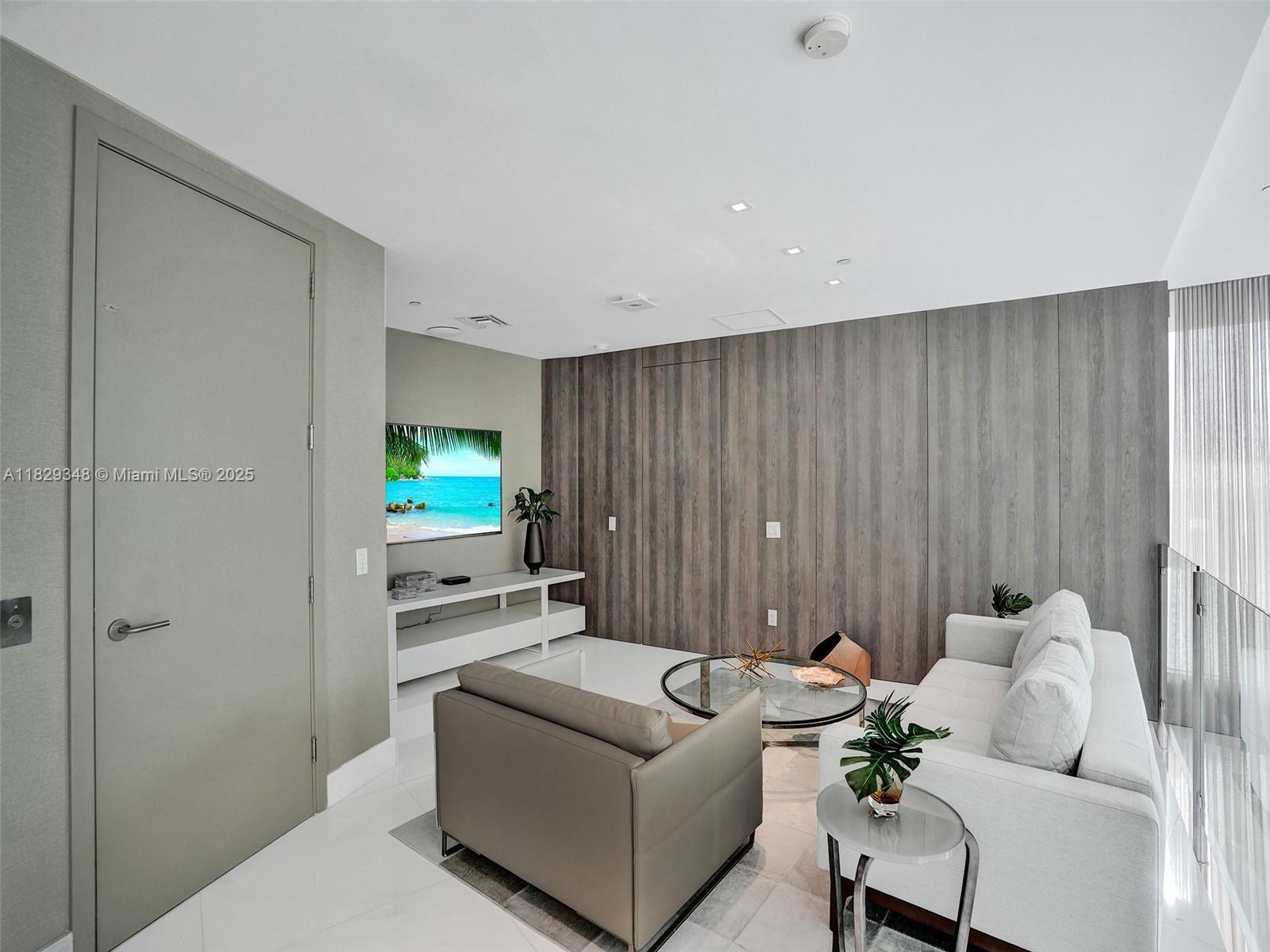 image Porsche Design Tower28
