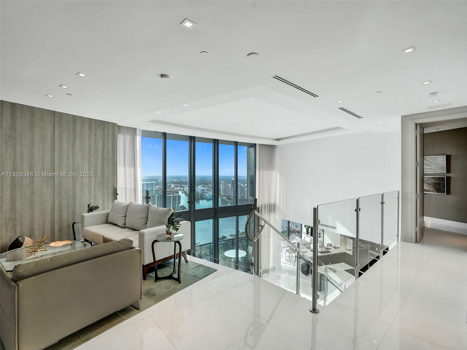 image Porsche Design Tower35