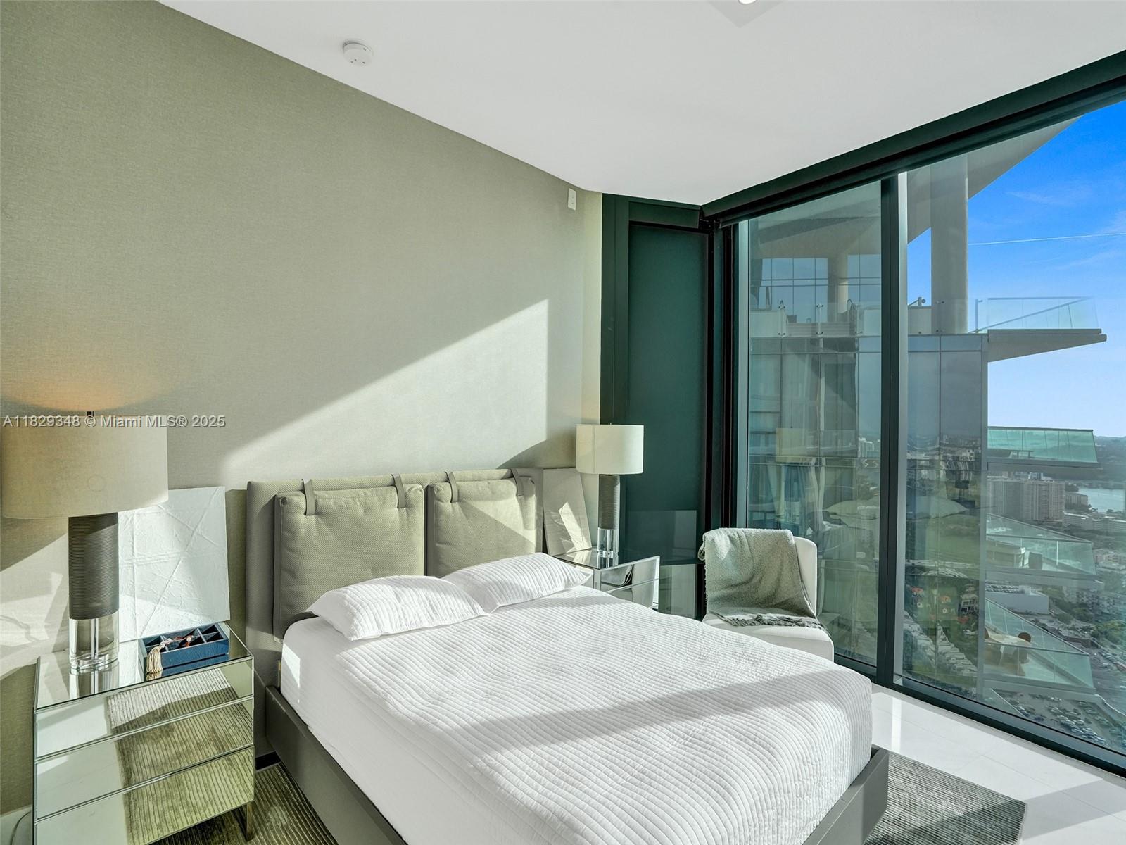 image Porsche Design Tower49