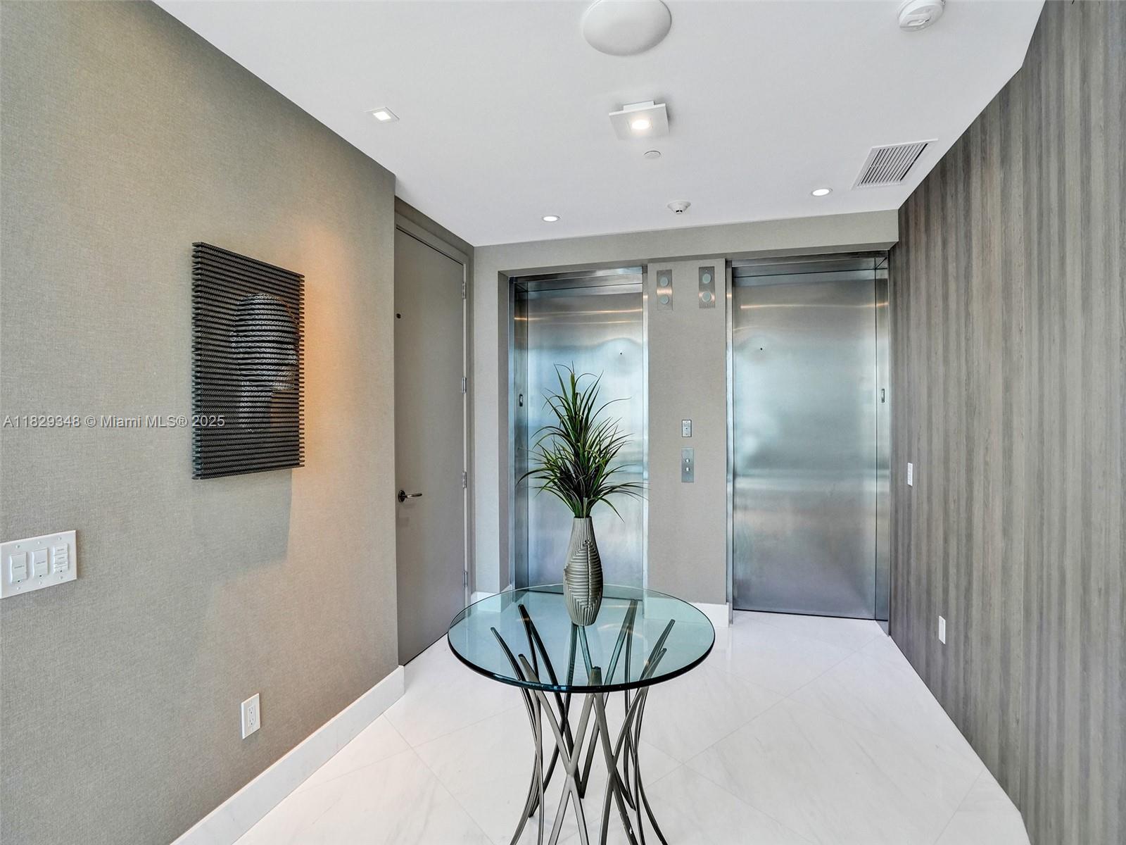 image Porsche Design Tower57
