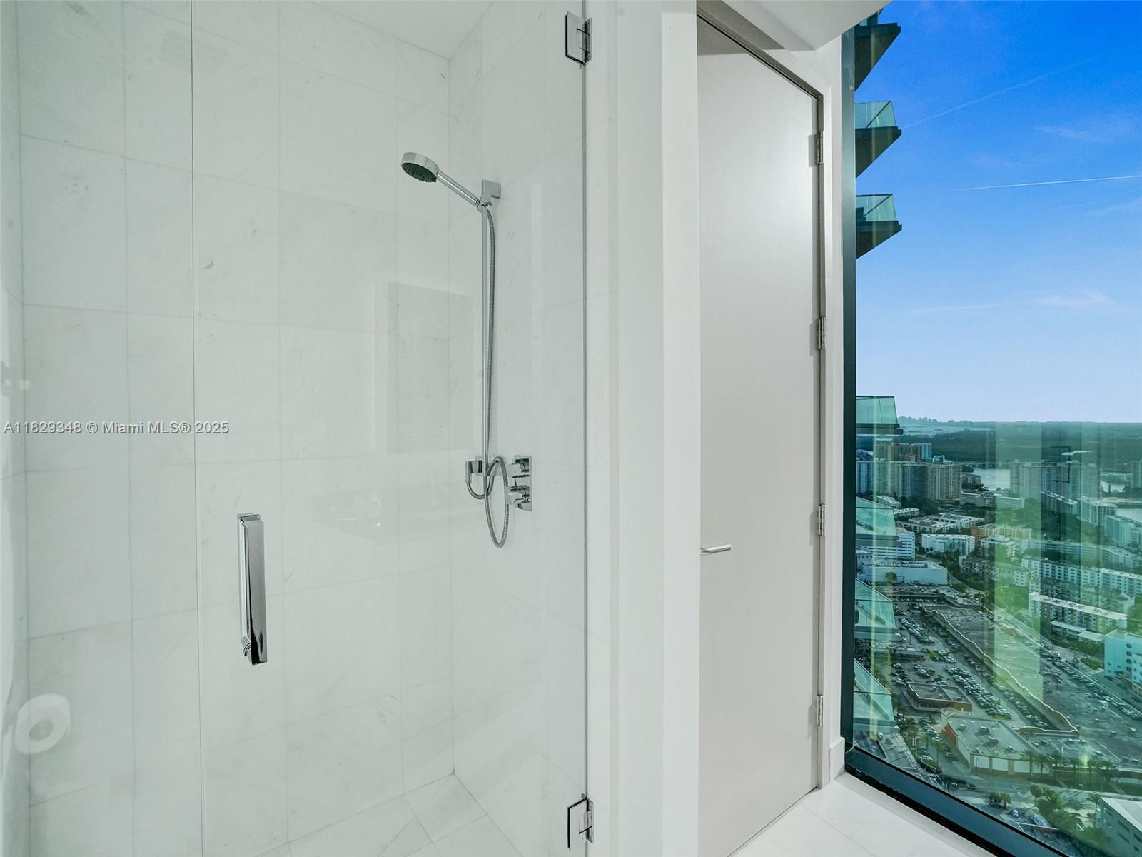 image Porsche Design Tower66