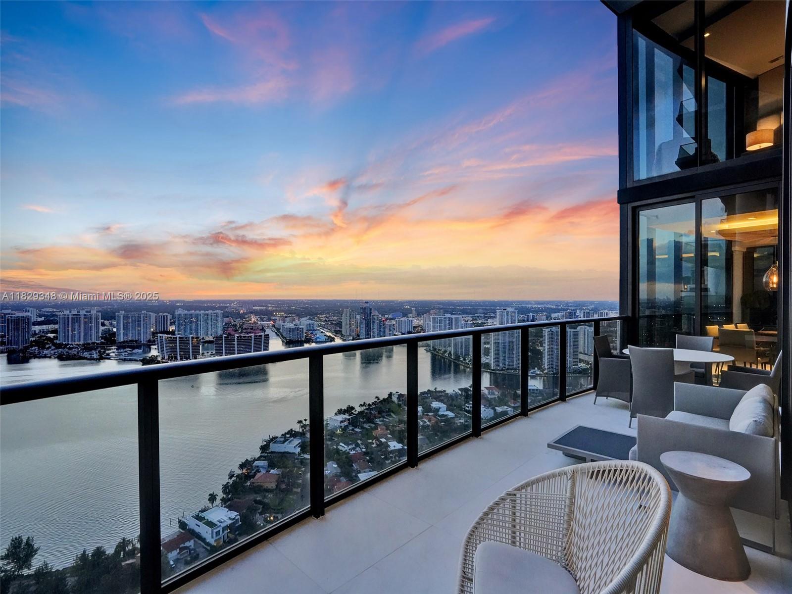 image Porsche Design Tower70