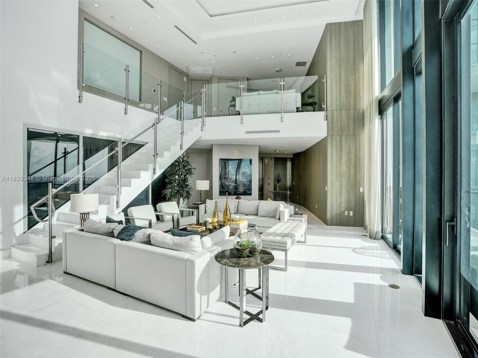 image Porsche Design Tower7