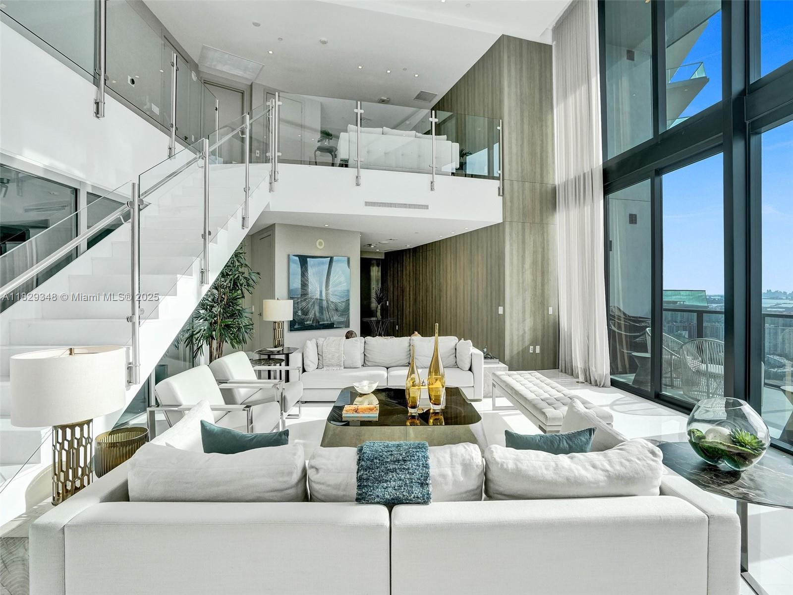 image Porsche Design Tower8