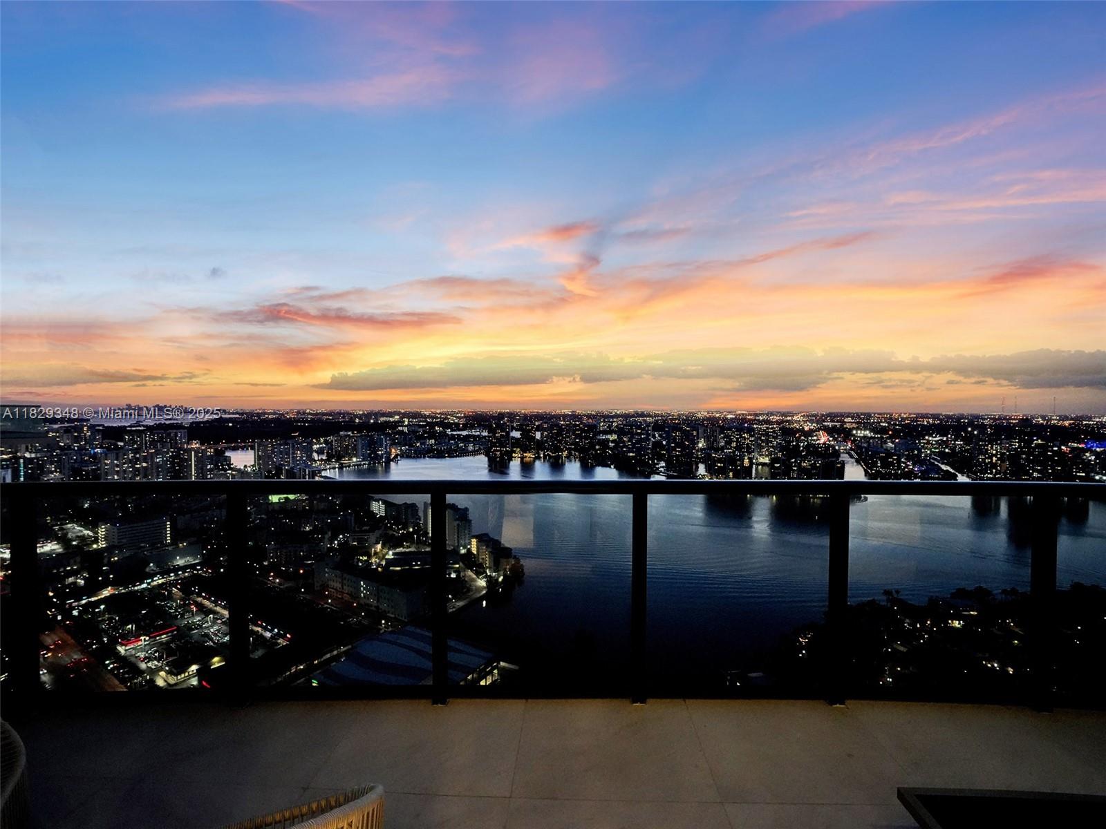 image Porsche Design Tower90