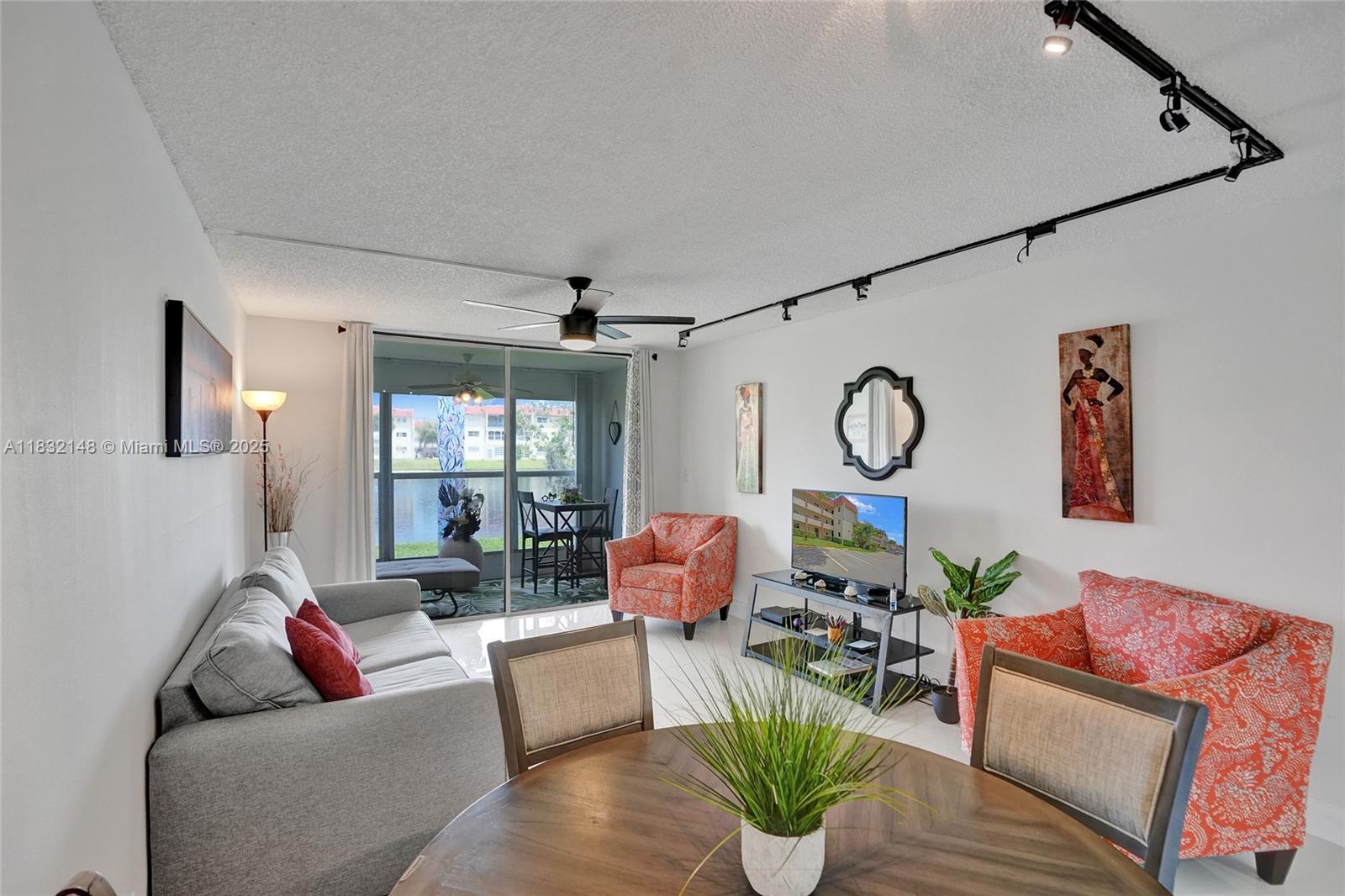 2850 W Sunrise Lks Dr #106