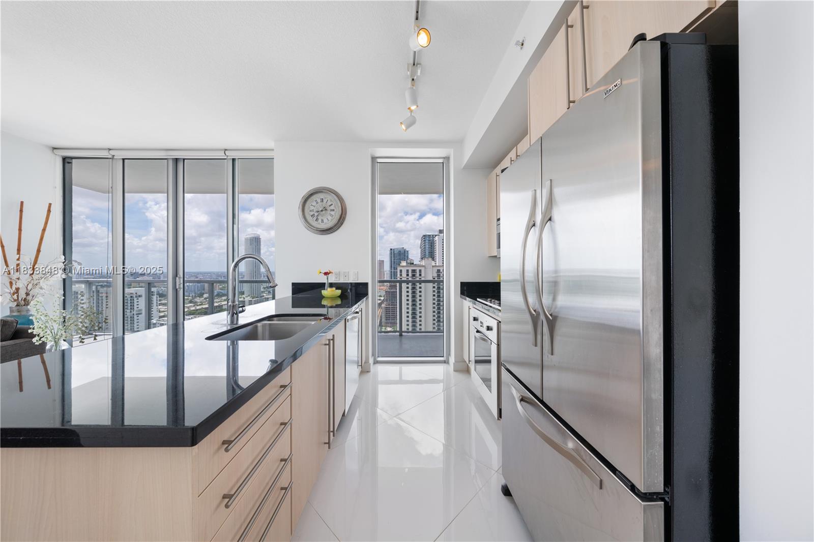 image The Axis On Brickell3