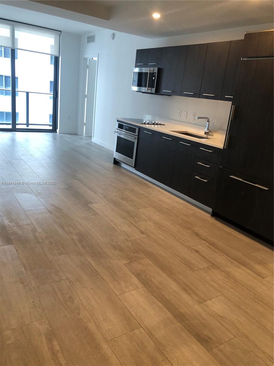 image Brickell Heights7