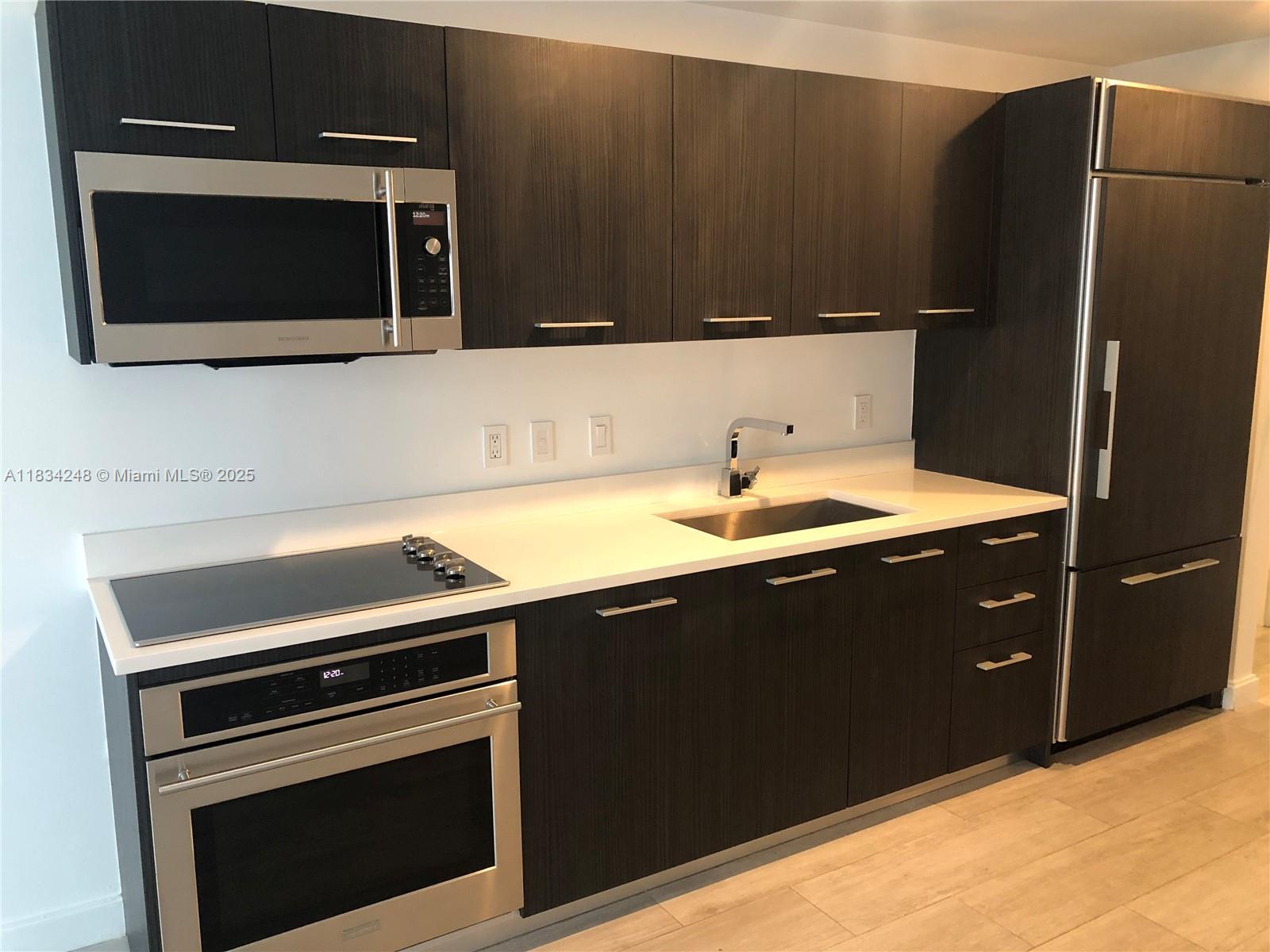 image Brickell Heights8