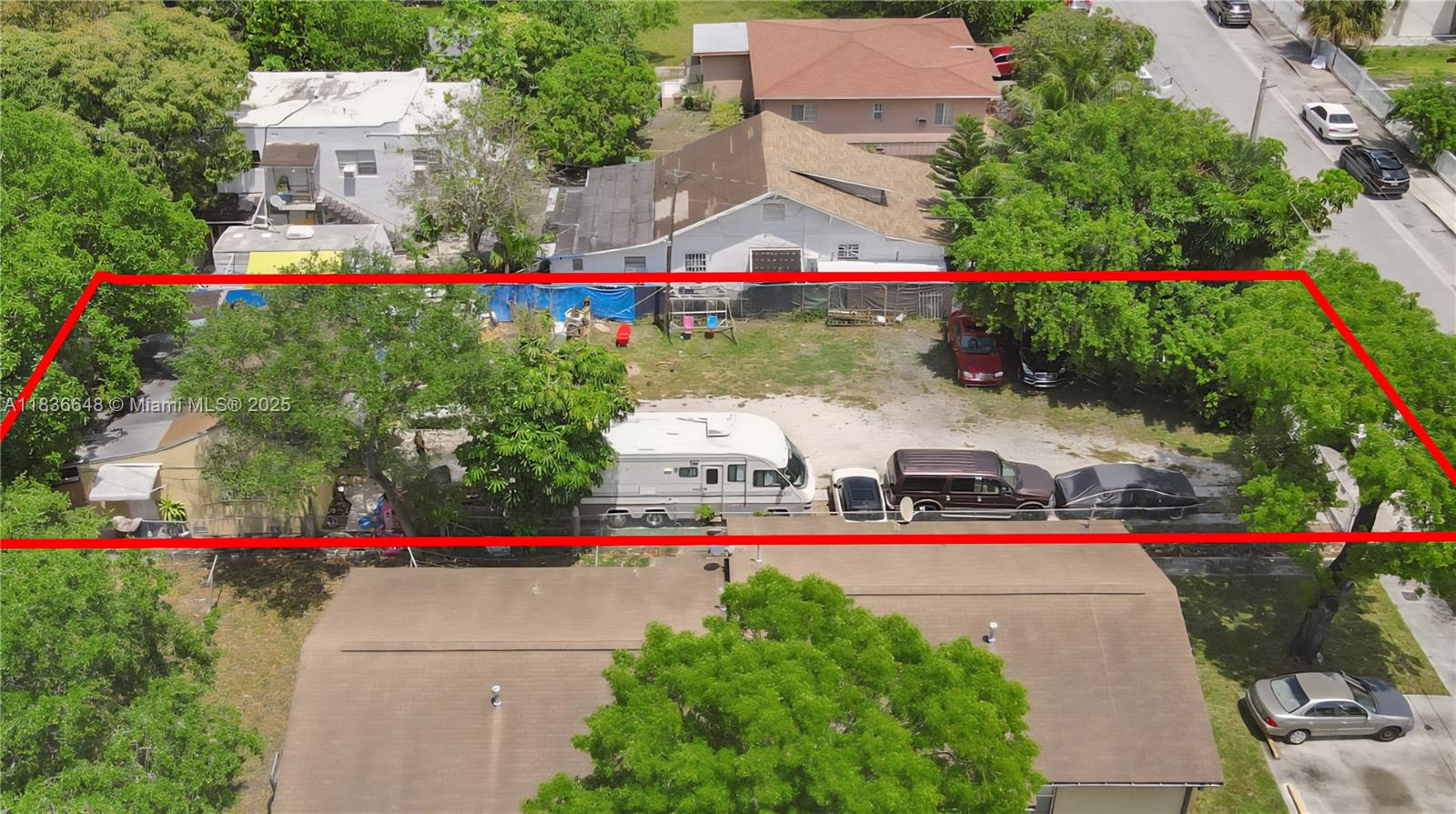 369 NW 33rd St Miami, FL 33127