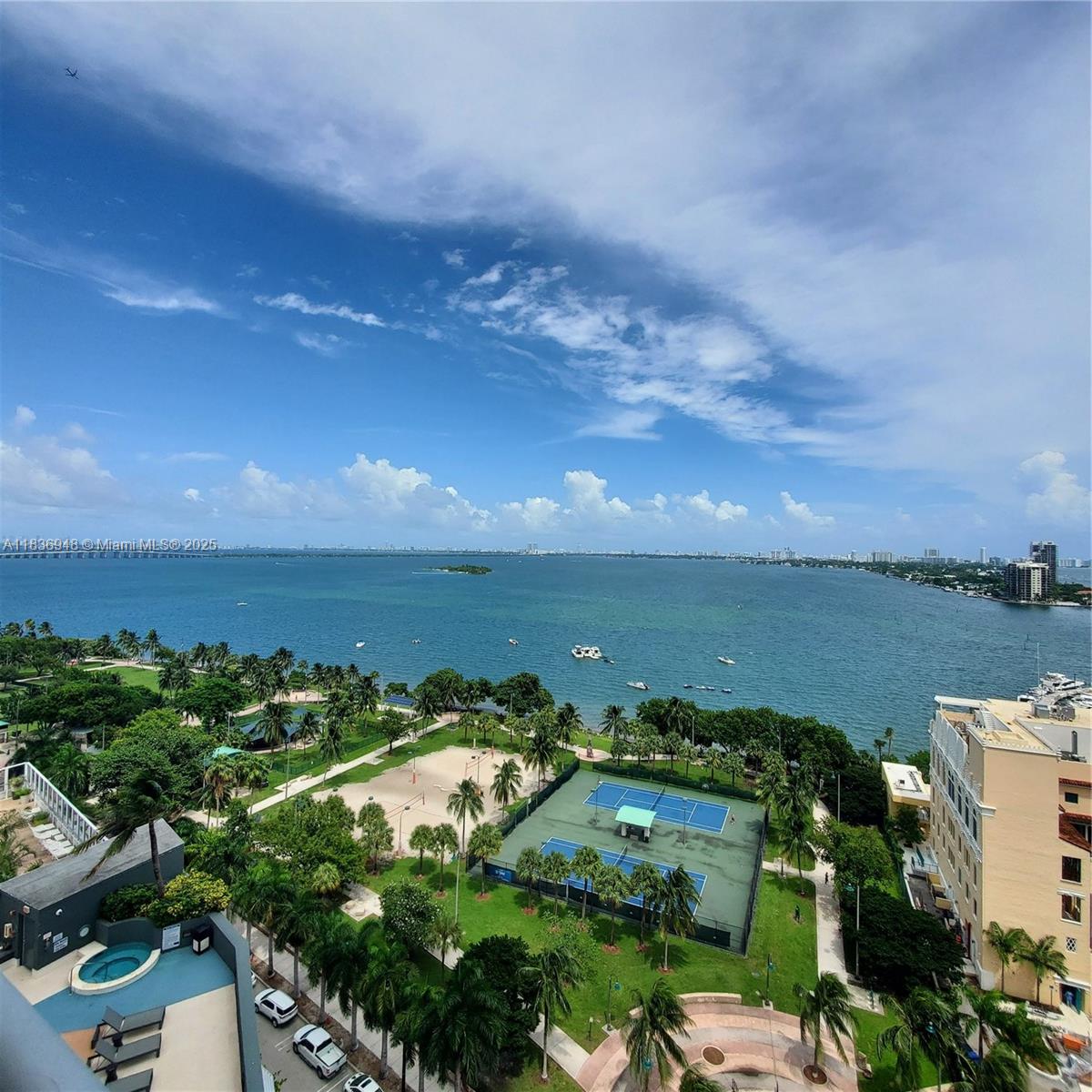 1750 N Bayshore Dr #1702