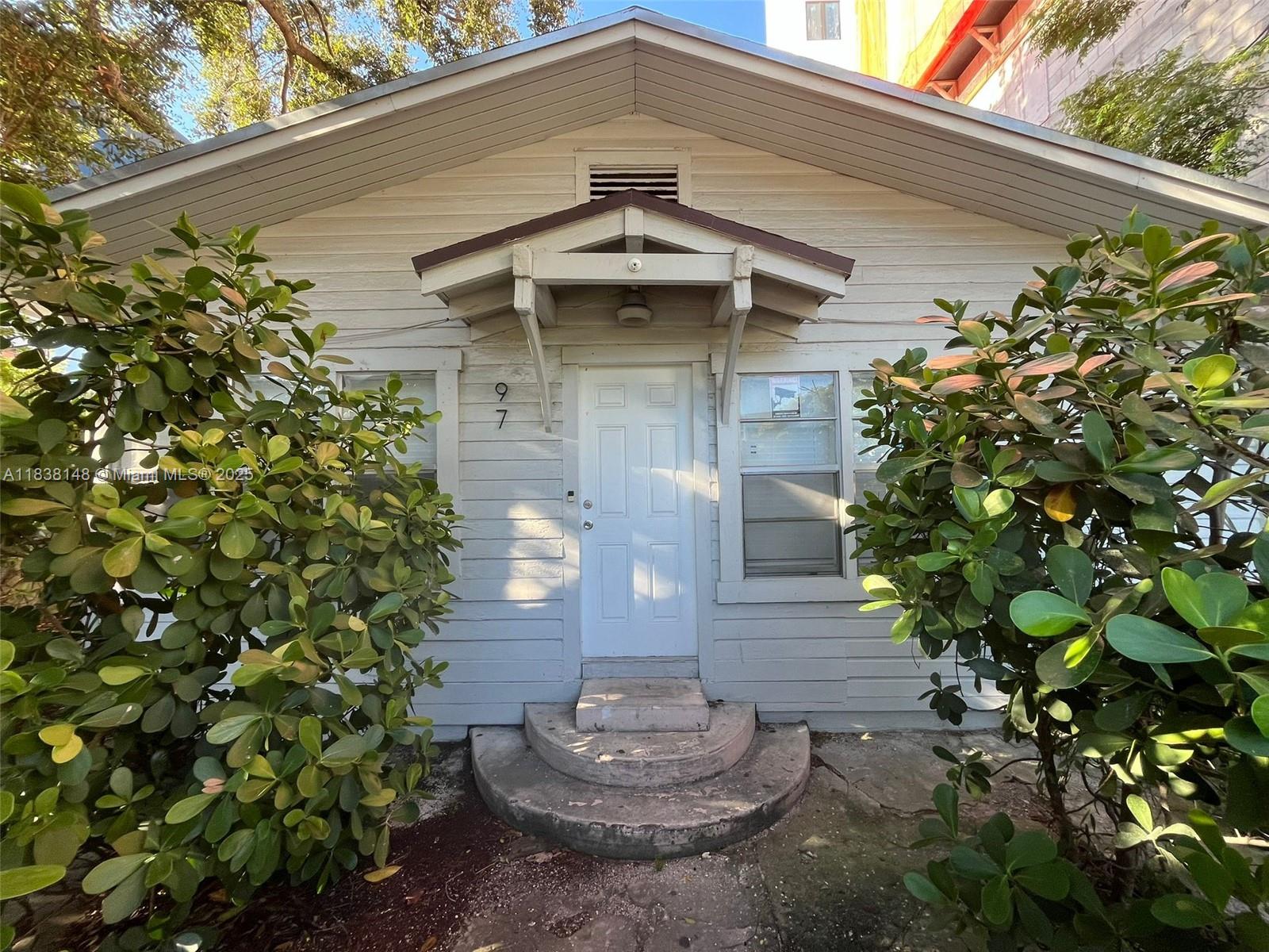 97 NW 27th St