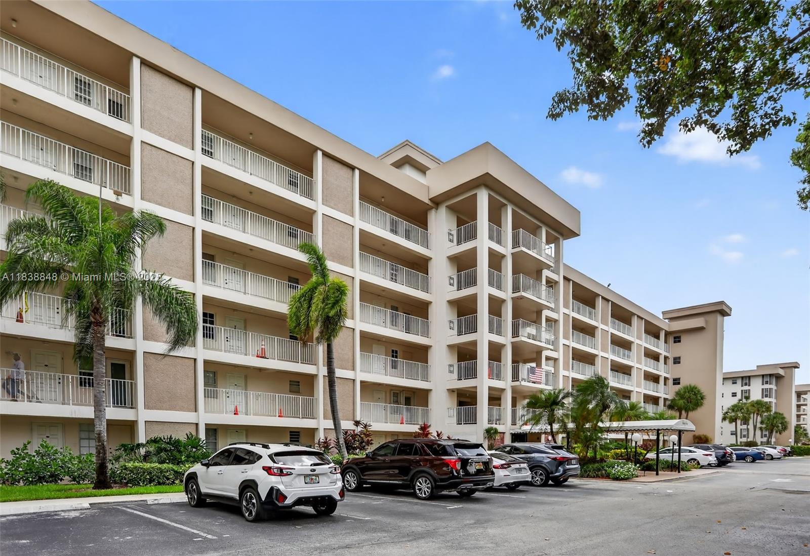 2901 S Palm Aire Dr #608,Pompano Beach, FL 33069