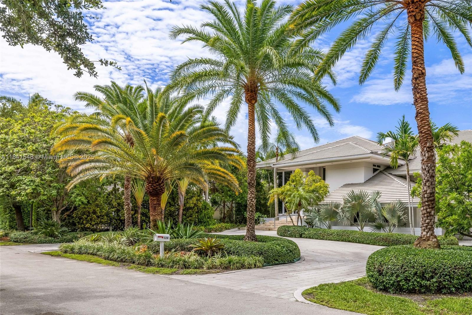128 Orquidea Ave