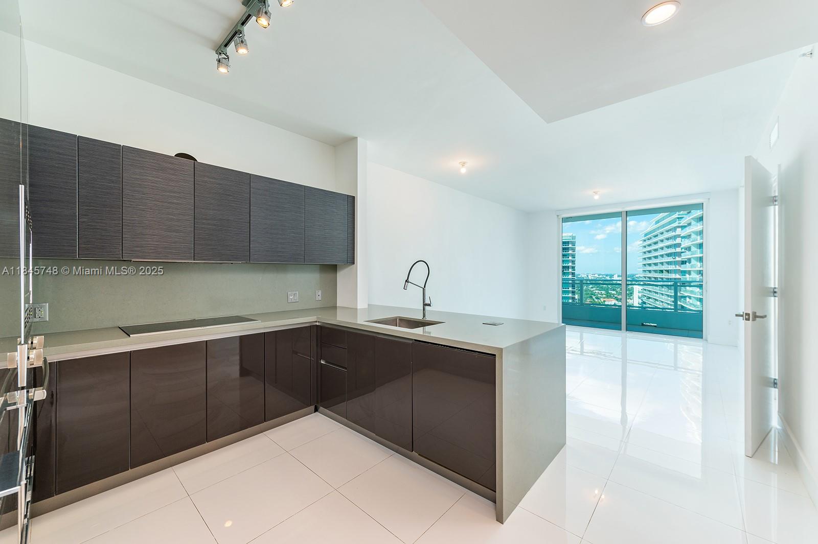 1080 Brickell Ave #3207
