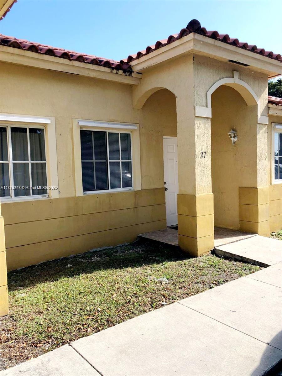 27 NE 13th Ave #4