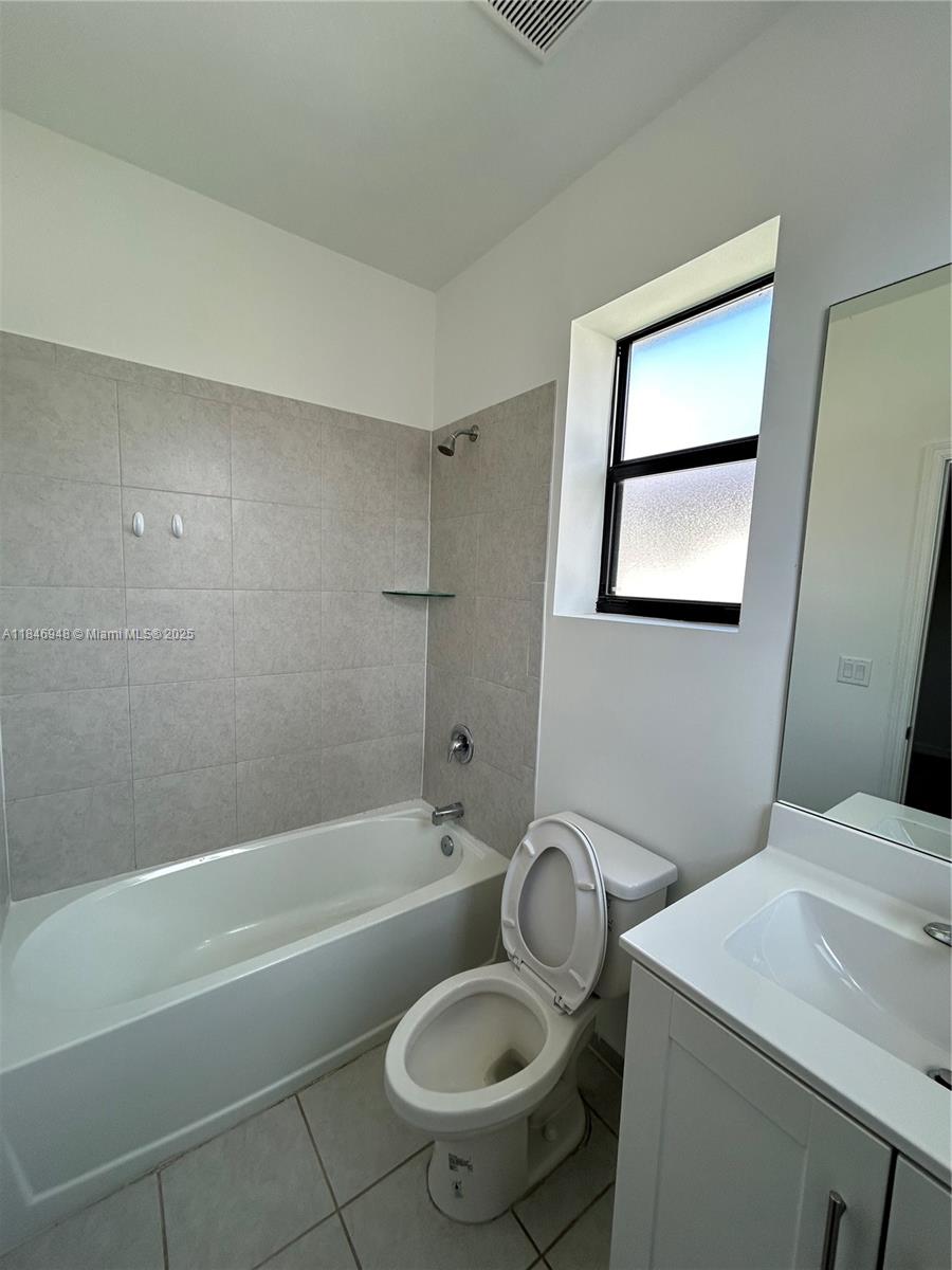 10090 SW 228th Ter Miami, FL 33190