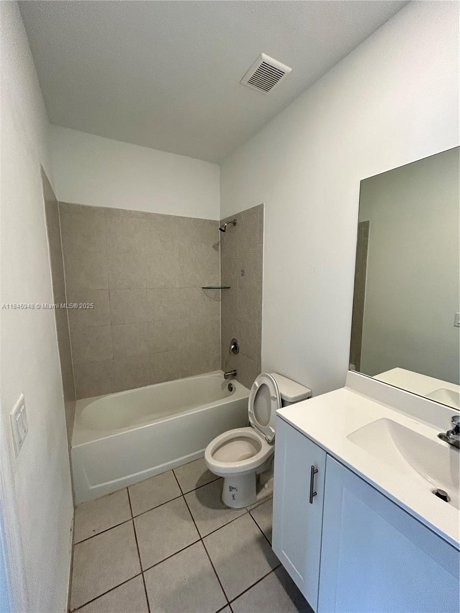 10090 SW 228th Ter Miami, FL 33190