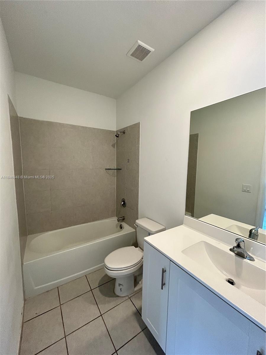 10090 SW 228th Ter Miami, FL 33190