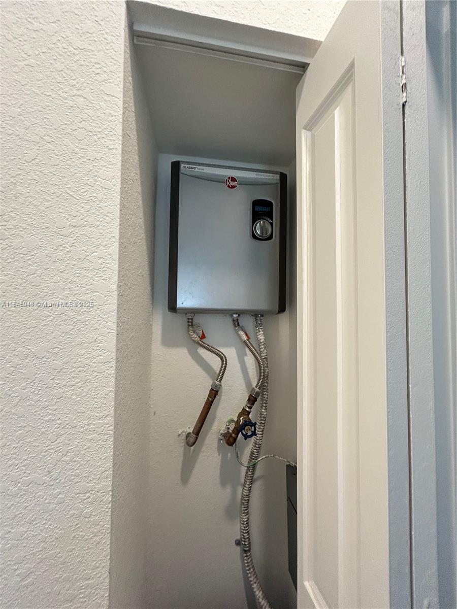 10090 SW 228th Ter Miami, FL 33190