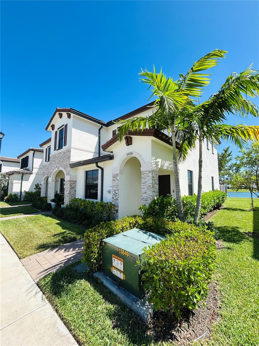10090 SW 228th Ter Miami, FL 33190
