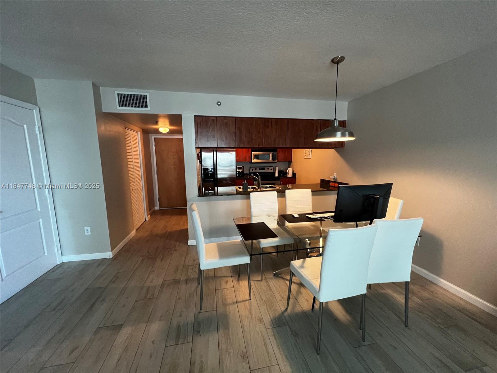 image The Club At Brickell Bay9