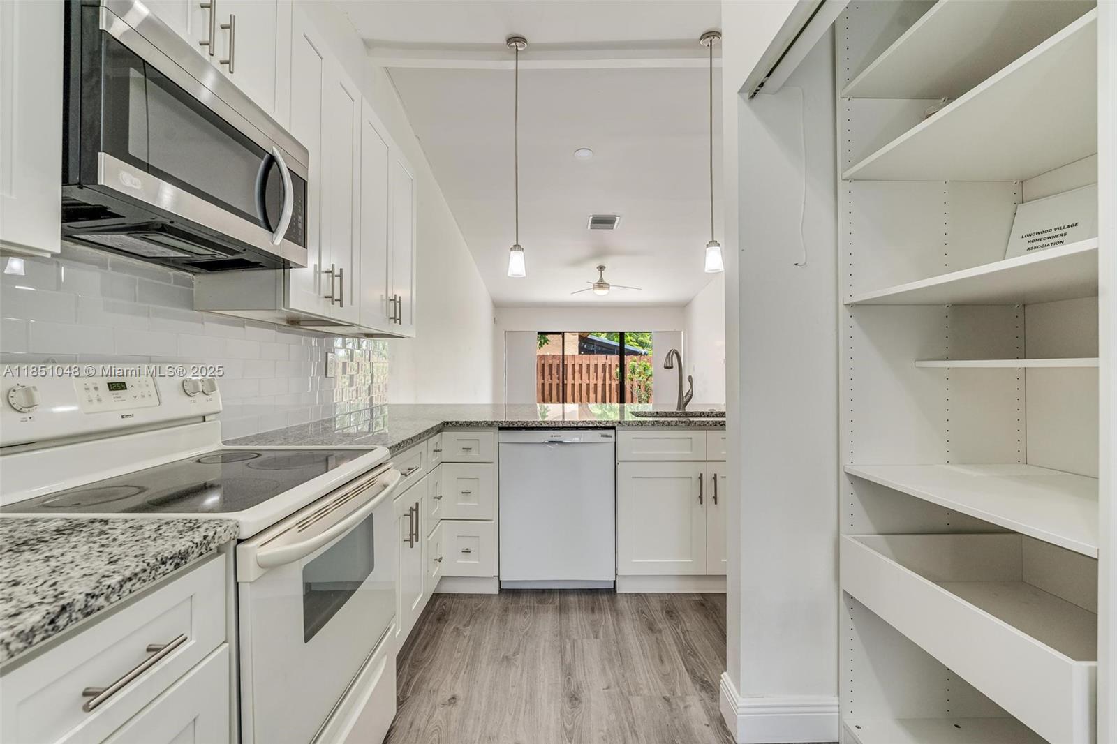 836 NW 79th Ter